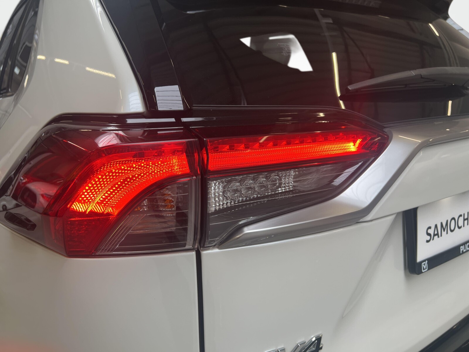 Toyota RAV 4 - zdjęcie 10