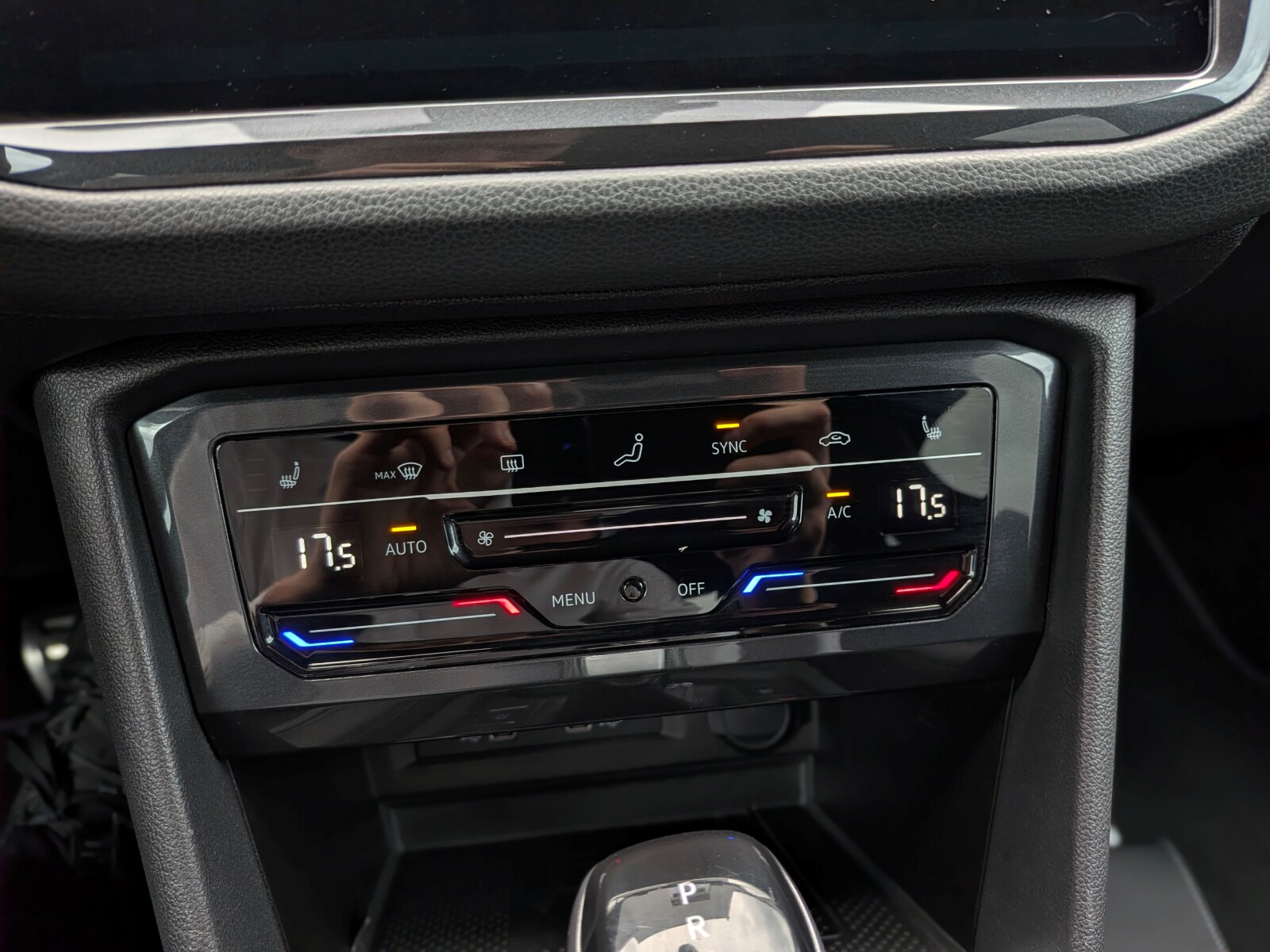 Volkswagen Tiguan - zdjęcie 33