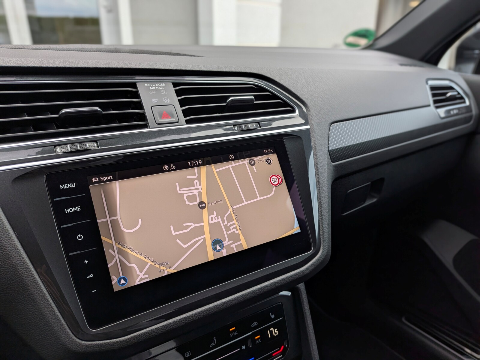 Volkswagen Tiguan - zdjęcie 29
