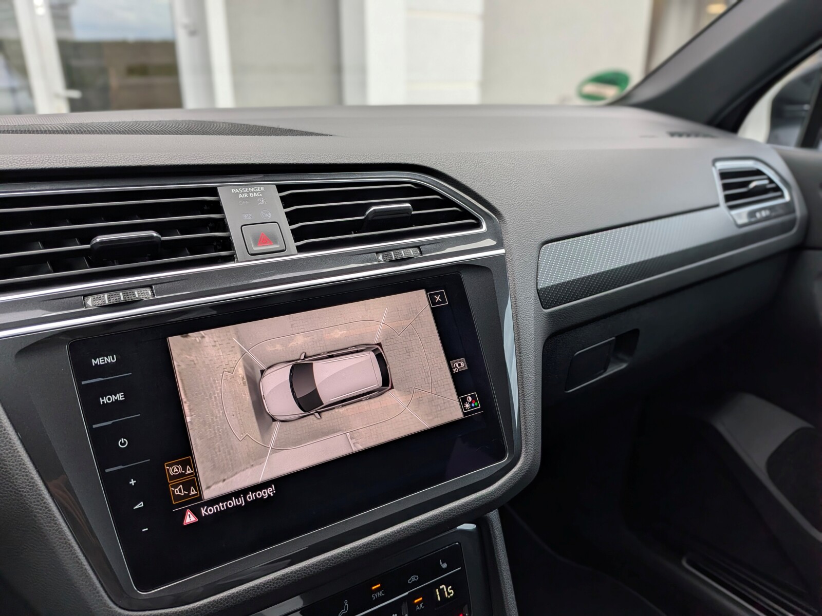 Volkswagen Tiguan - zdjęcie 27