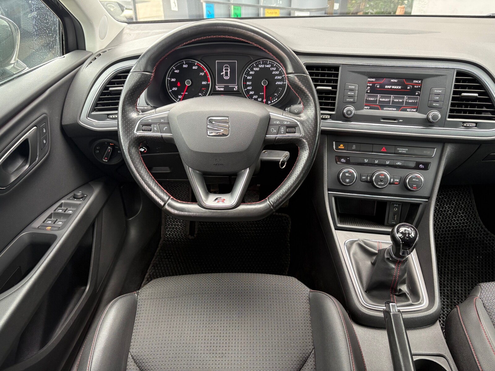 Seat Leon - zdjęcie 9