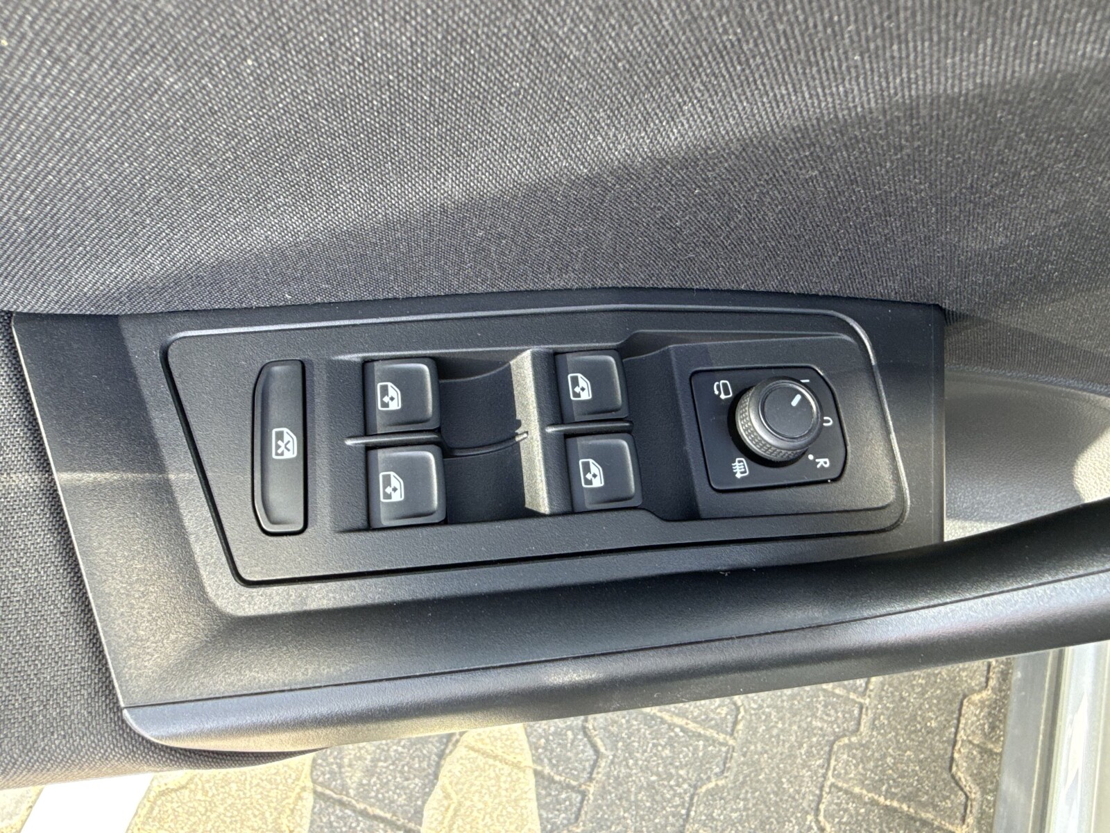 Volkswagen T-Roc - zdjęcie 19