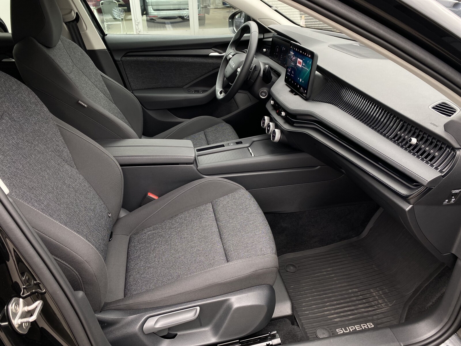 Škoda Superb - zdjęcie 20