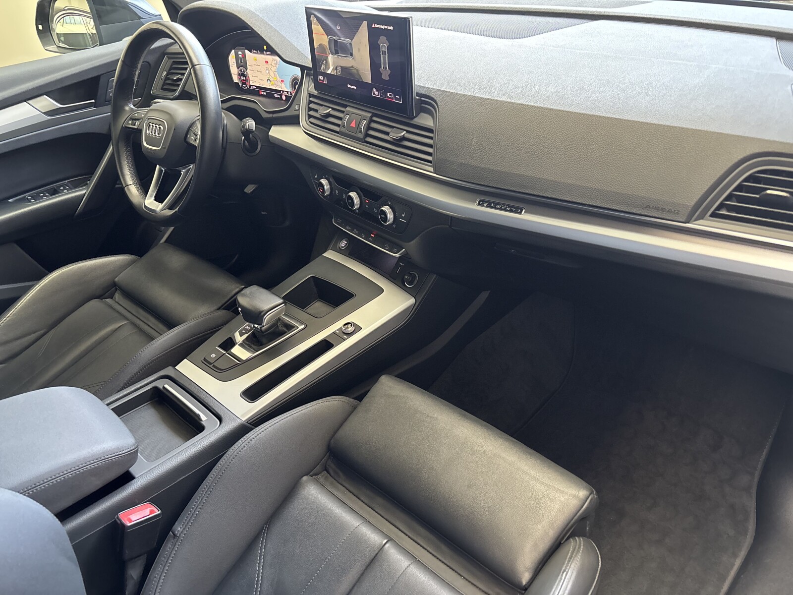 Audi Q5 Sportback - zdjęcie 35