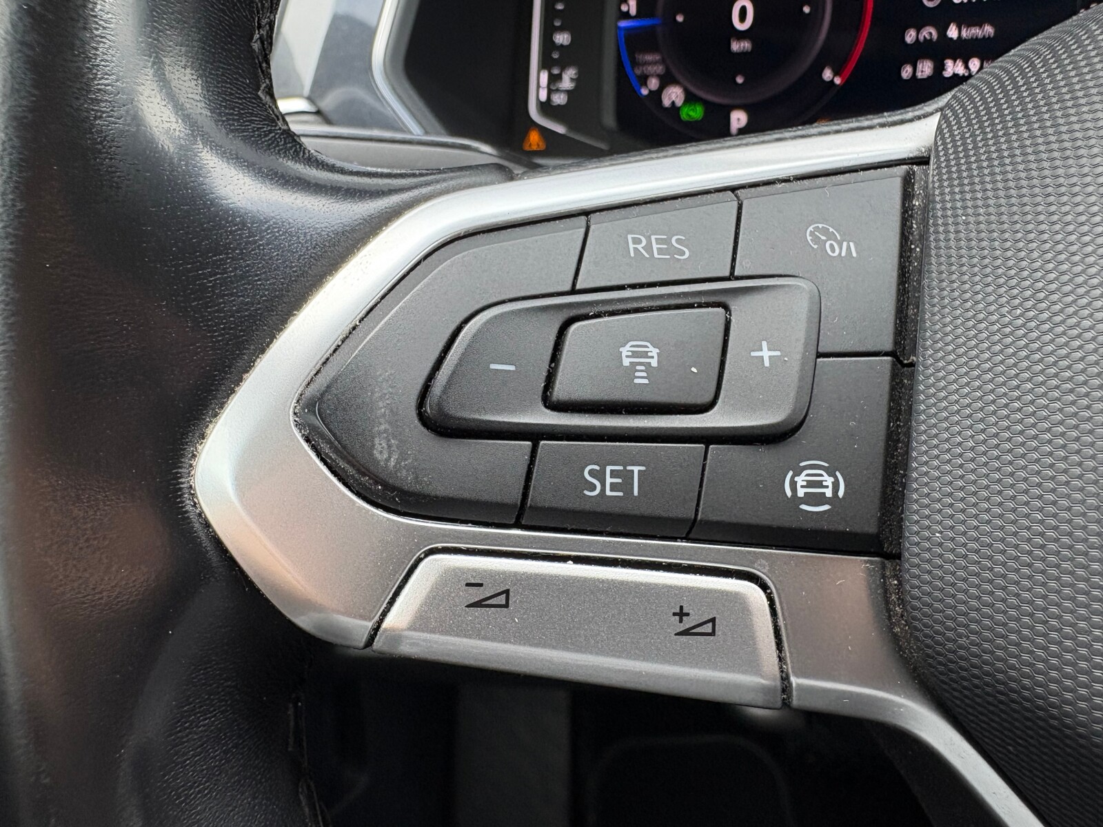 Volkswagen Tiguan Allspace - zdjęcie 23