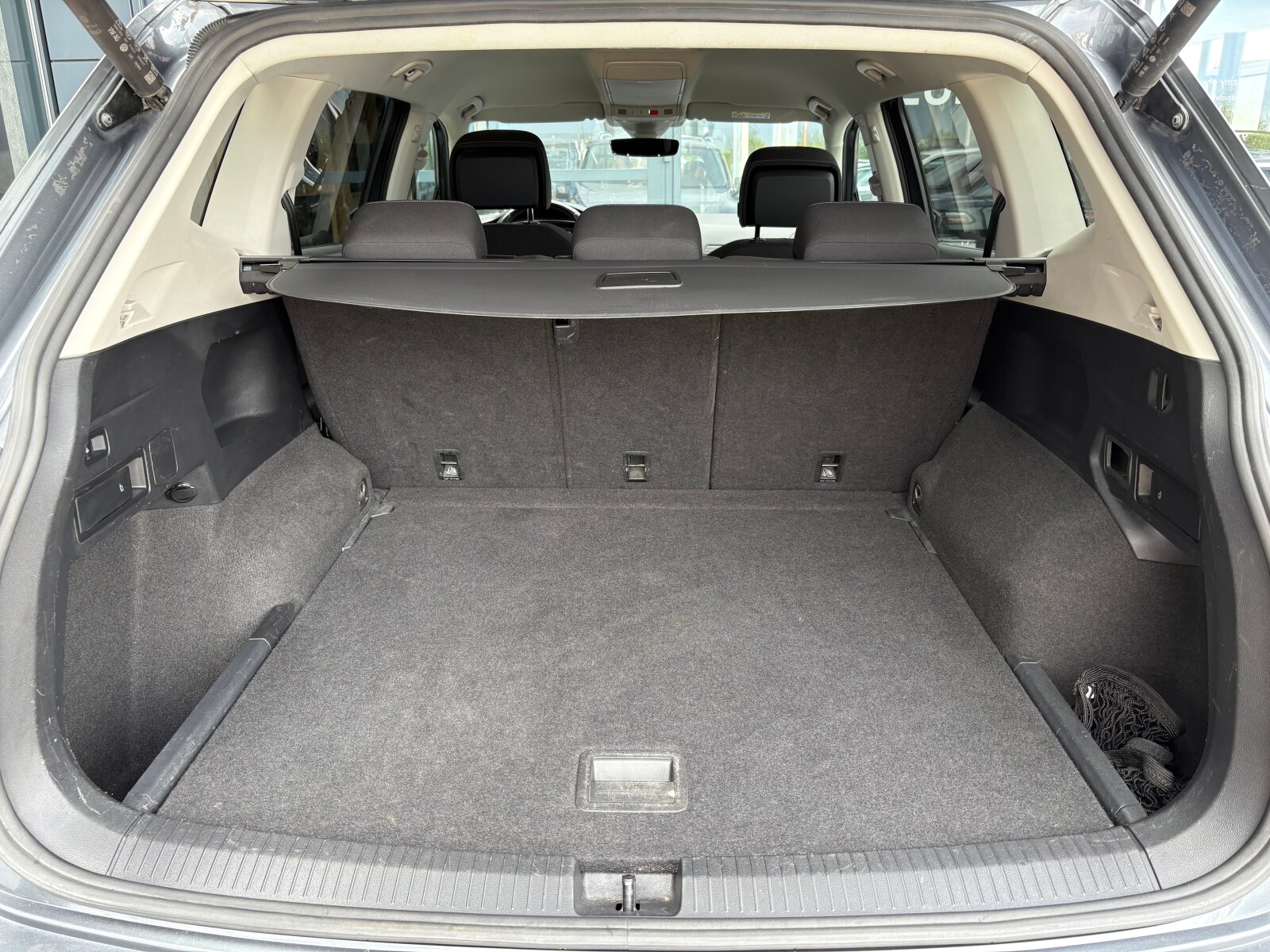 Volkswagen Tiguan Allspace - zdjęcie 18