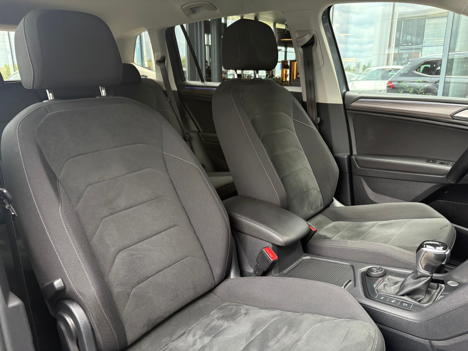 Volkswagen Tiguan Allspace - zdjęcie 17