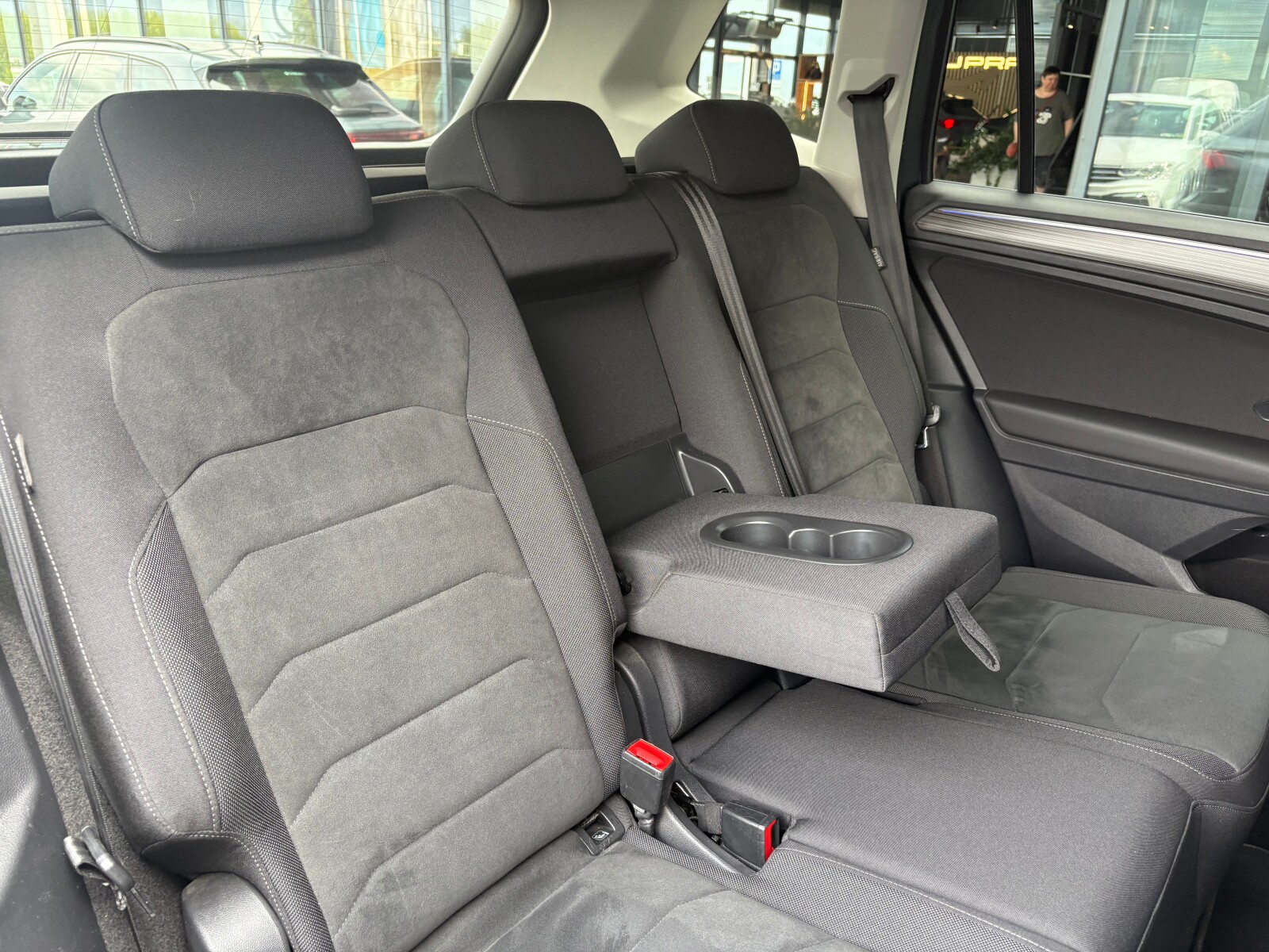 Volkswagen Tiguan Allspace - zdjęcie 15
