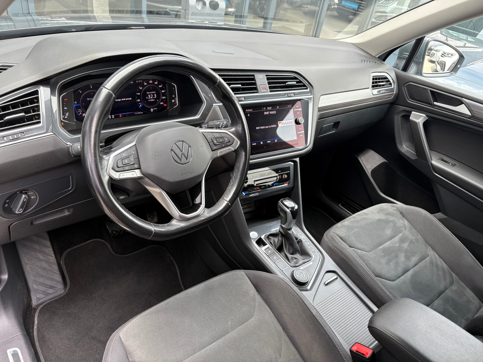Volkswagen Tiguan Allspace - zdjęcie 11