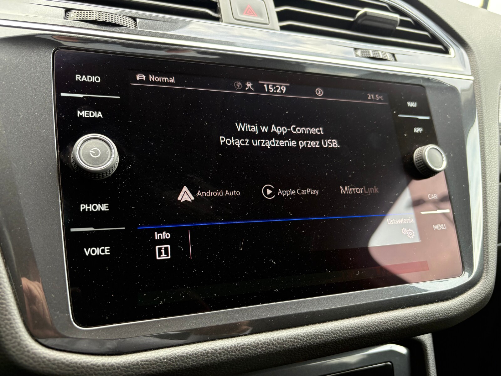 Volkswagen Tiguan Allspace - zdjęcie 32