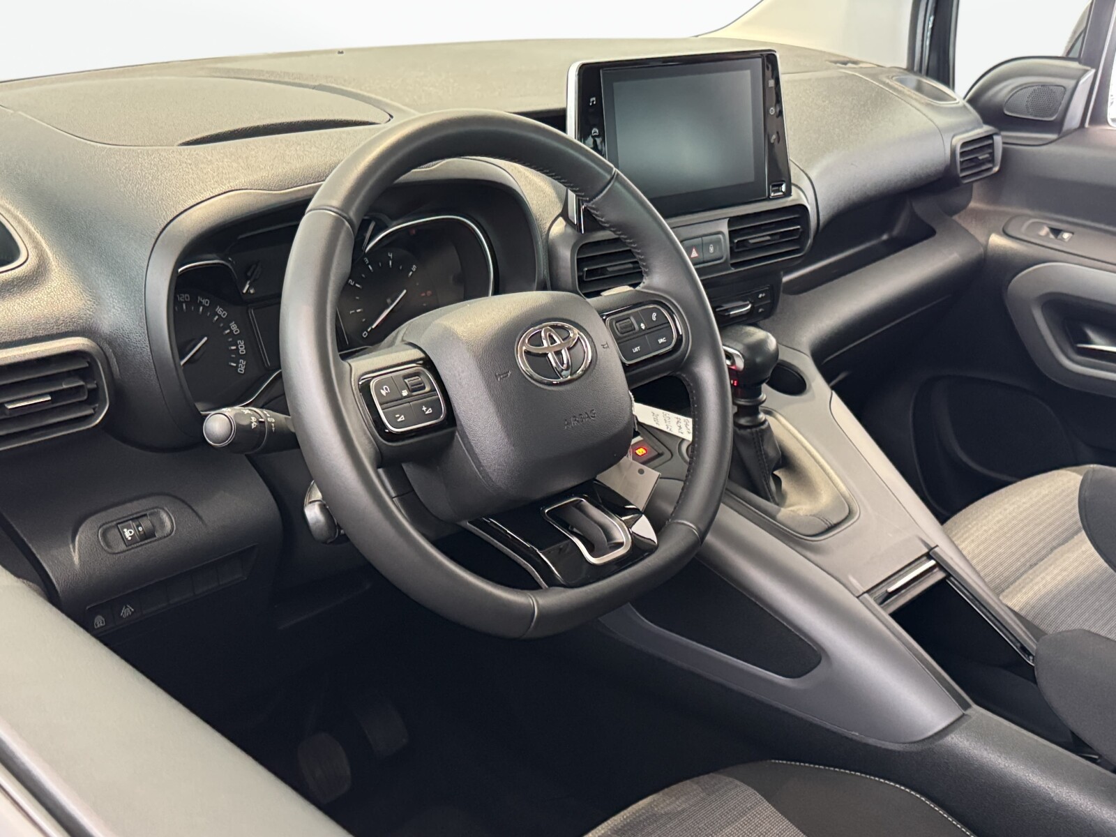 Toyota Proace City Verso - zdjęcie 9