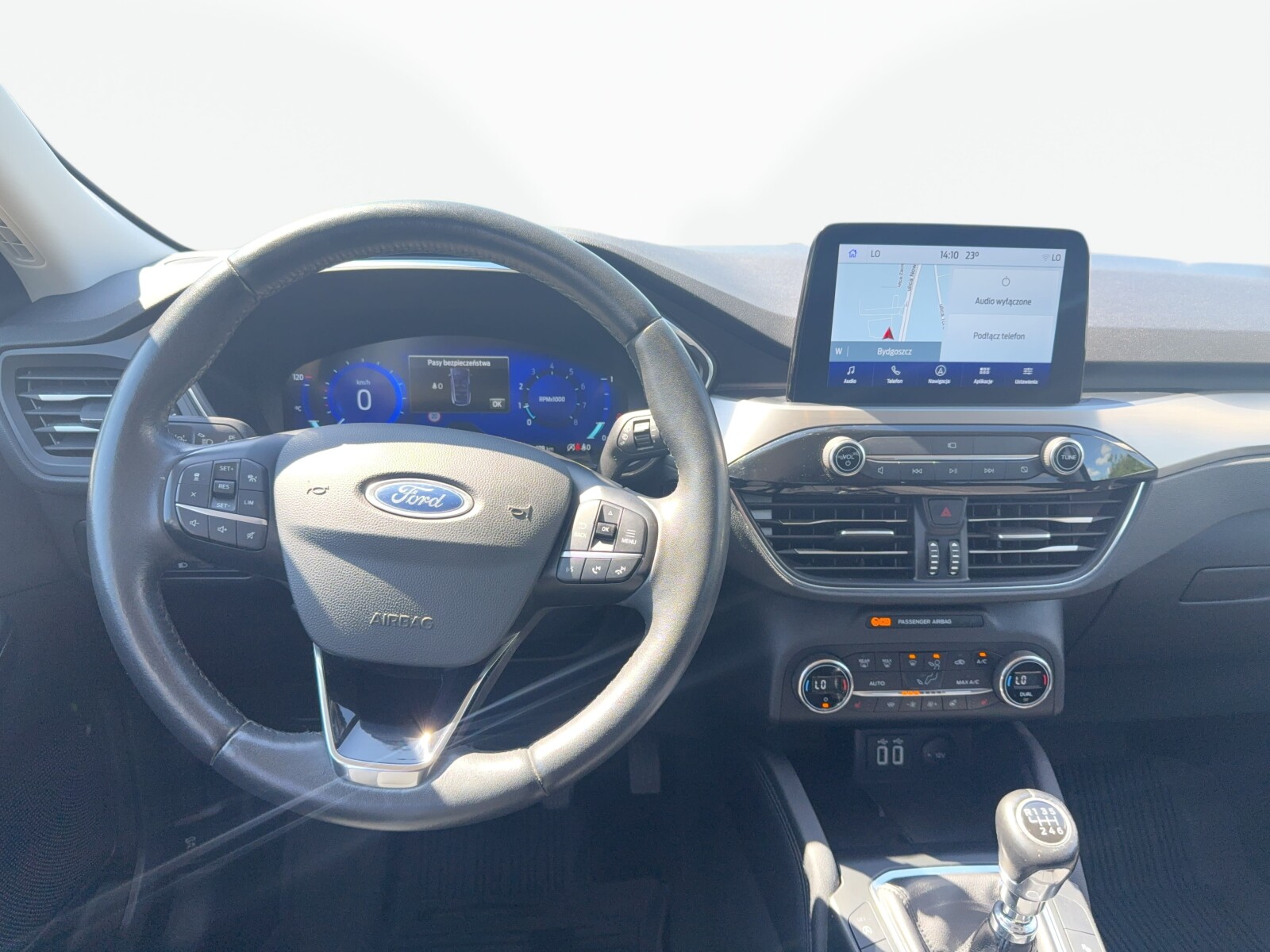 Ford Kuga - zdjęcie 12