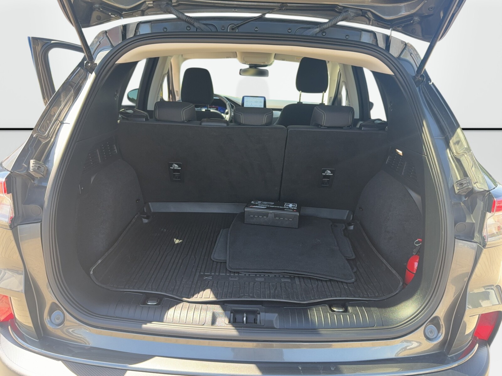 Ford Kuga - zdjęcie 31
