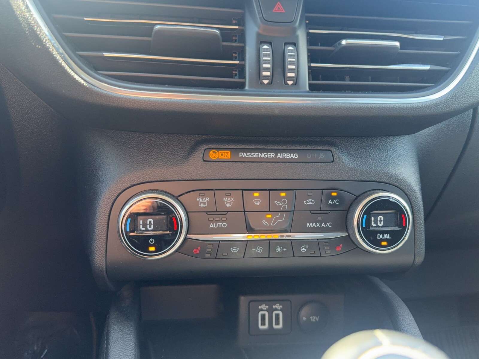 Ford Kuga - zdjęcie 18