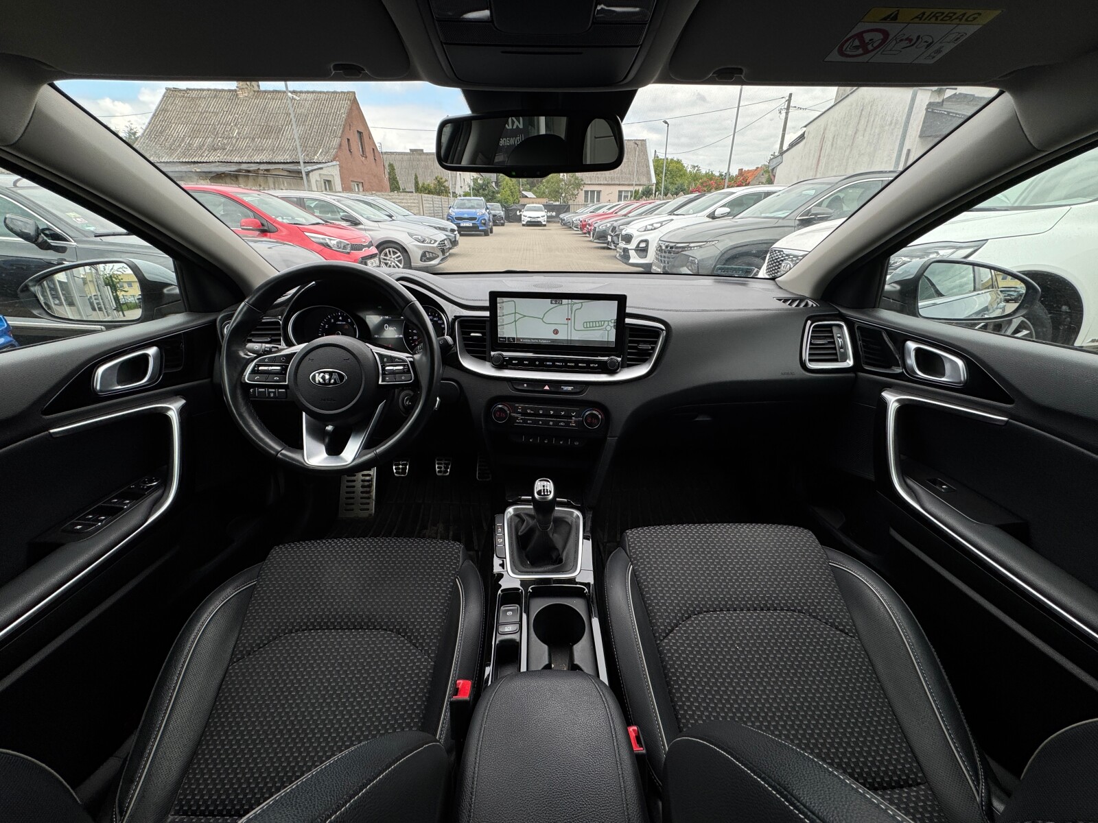 Kia Ceed - zdjęcie 16