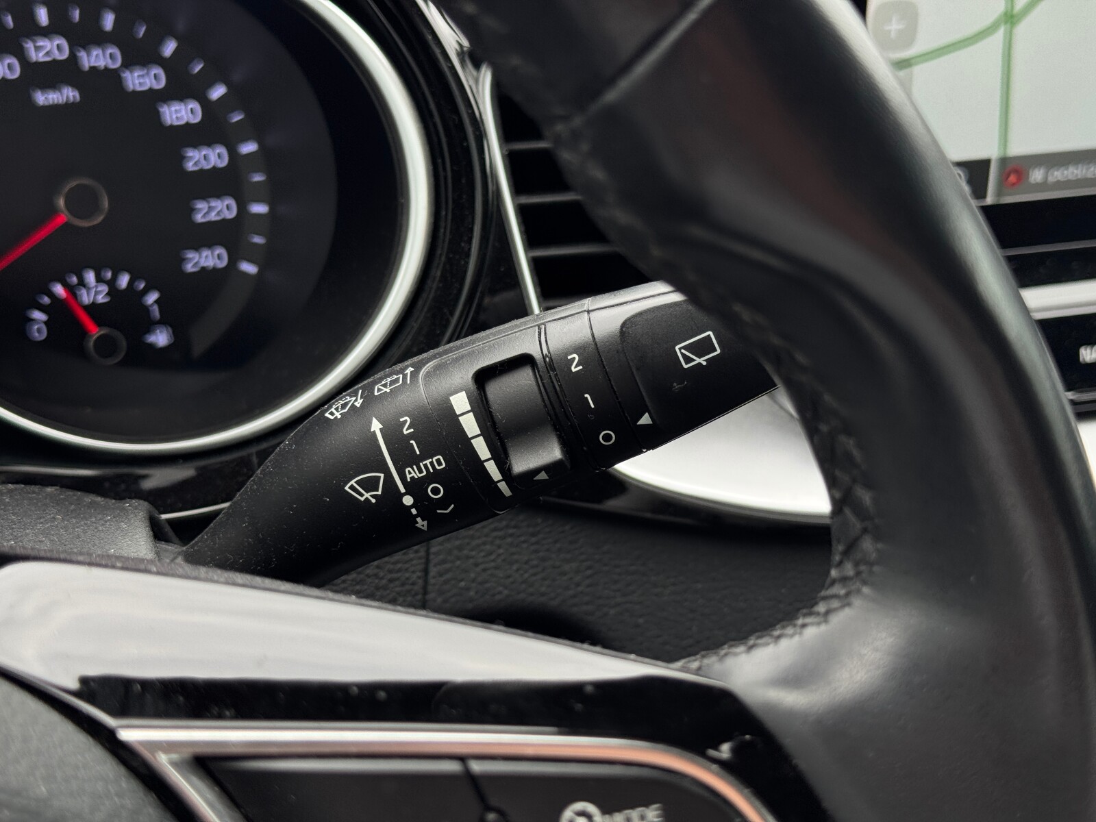 Kia Ceed - zdjęcie 22