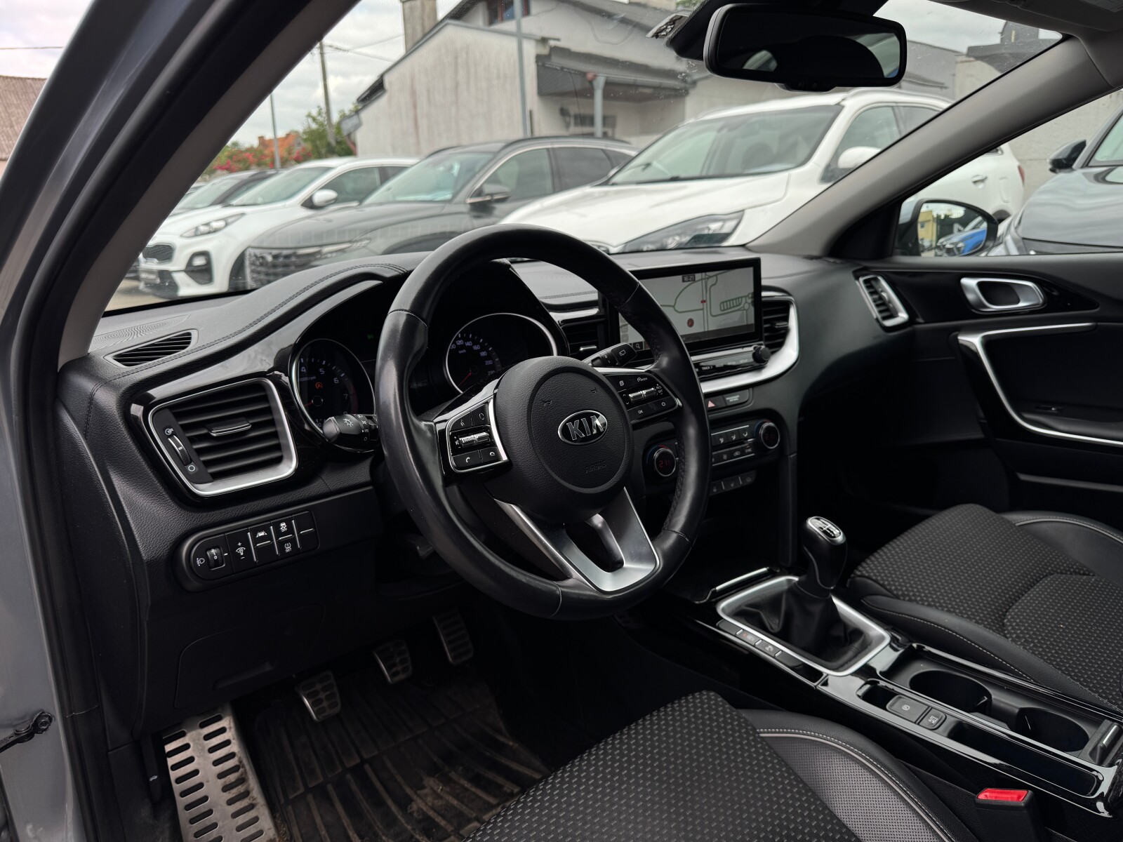 Kia Ceed - zdjęcie 9