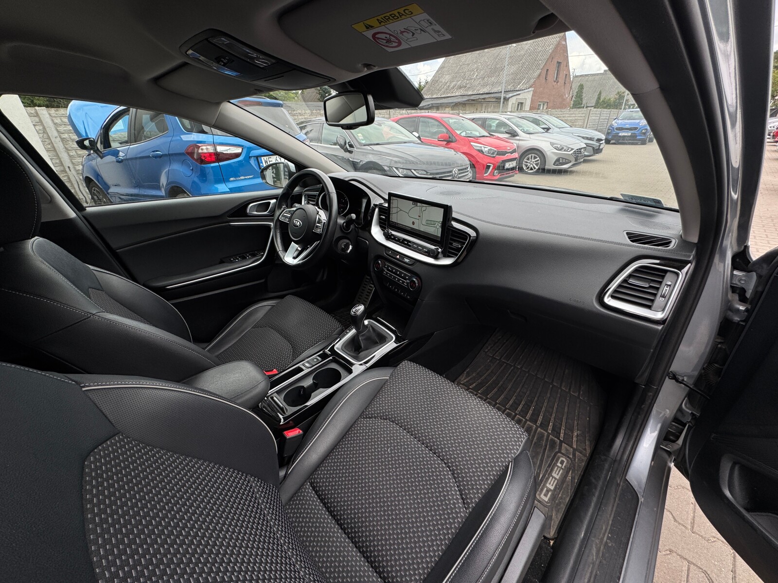 Kia Ceed - zdjęcie 14