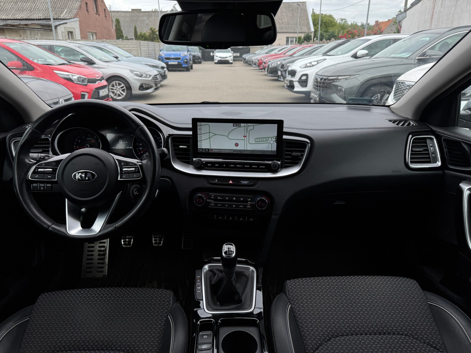 Kia Ceed - zdjęcie 17
