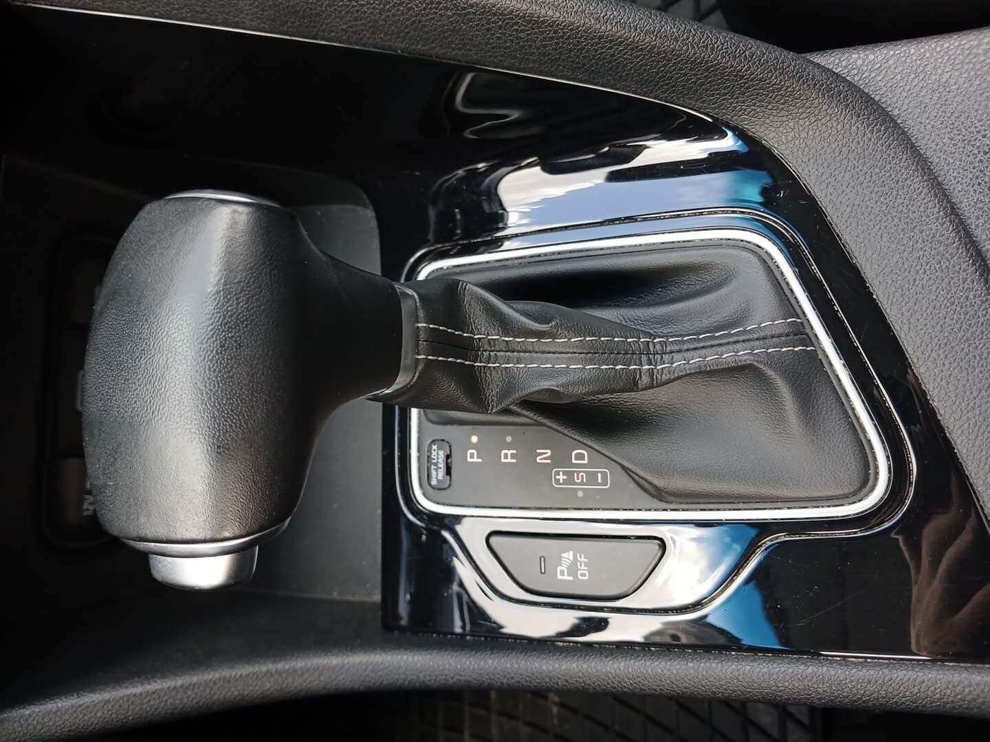 Kia Niro - zdjęcie 25