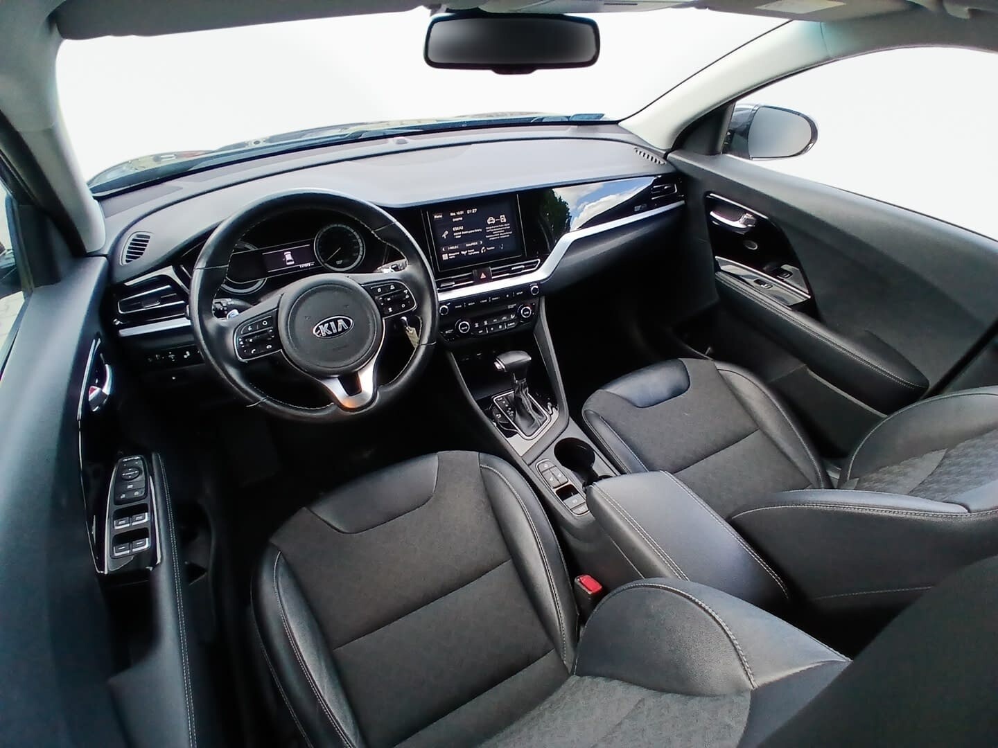 Kia Niro - zdjęcie 9