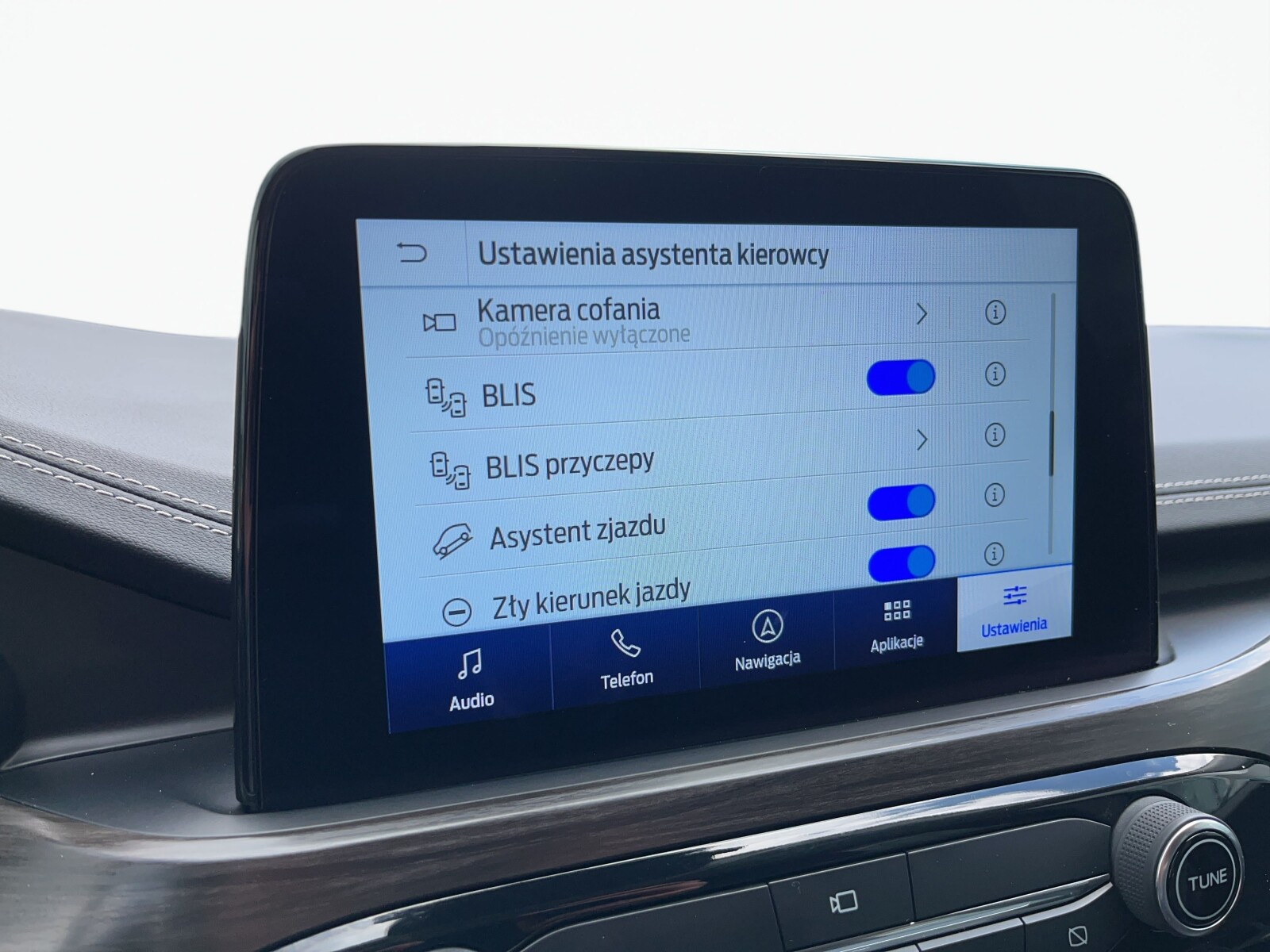 Ford Kuga - zdjęcie 28