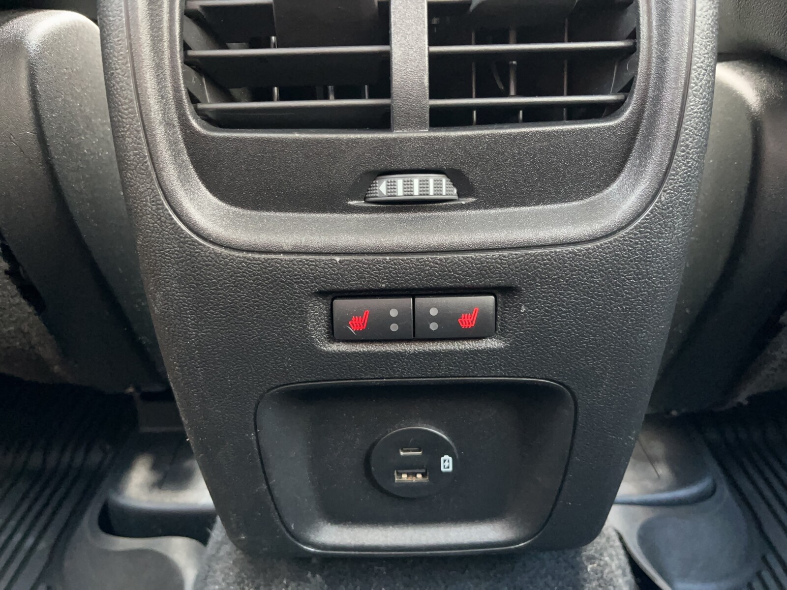 Ford Kuga - zdjęcie 10