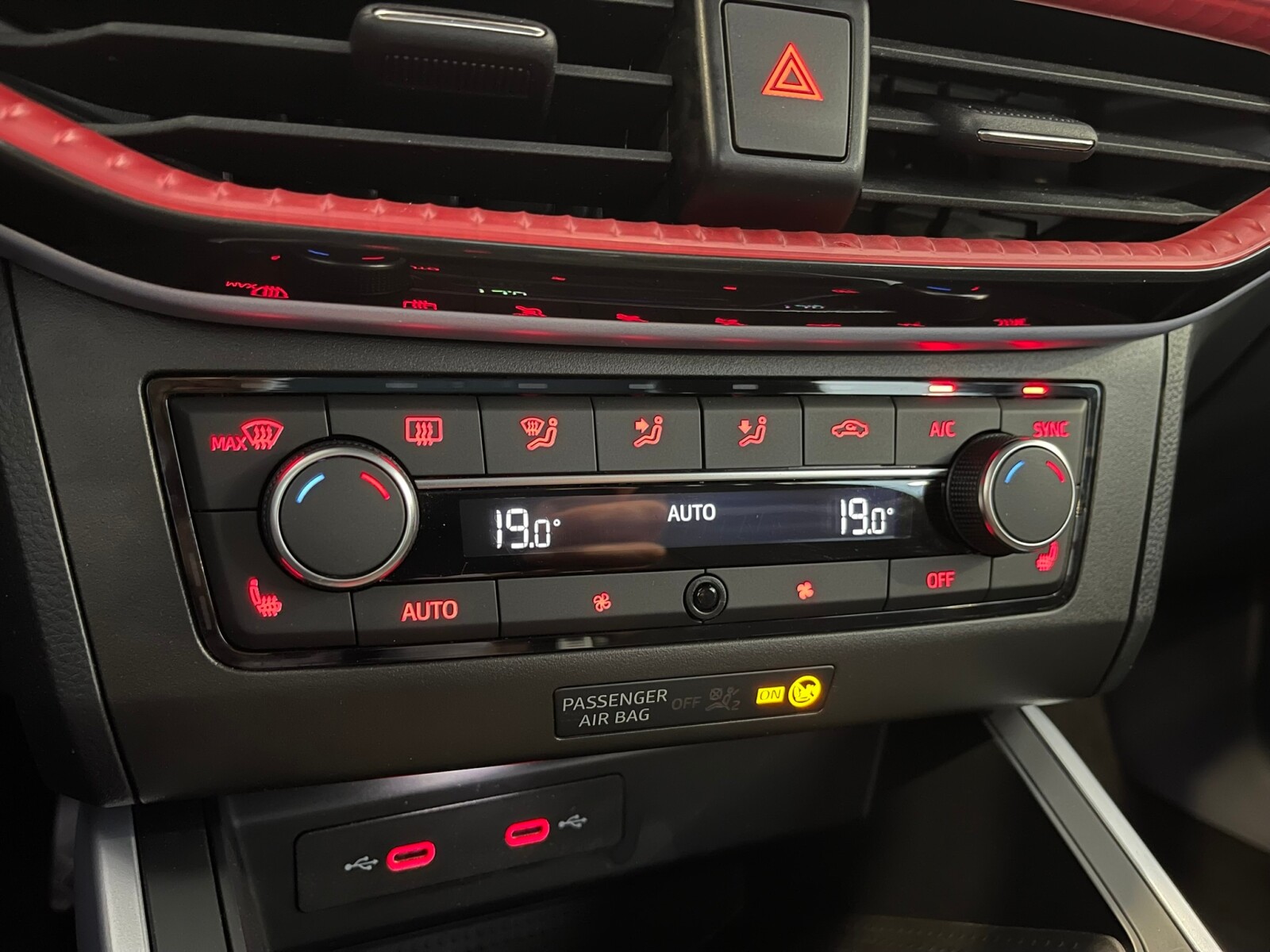 Seat Arona - zdjęcie 25