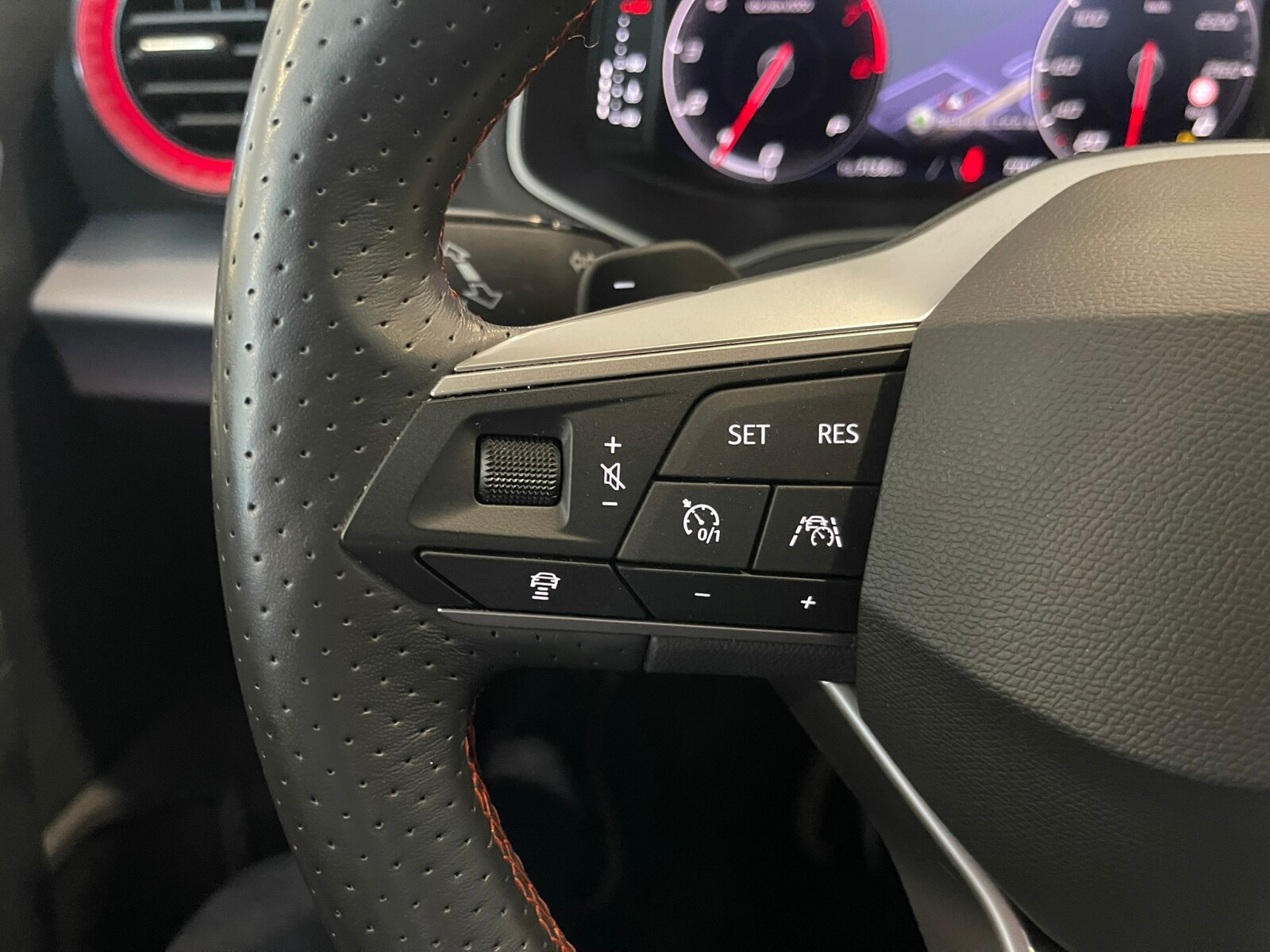 Seat Arona - zdjęcie 29