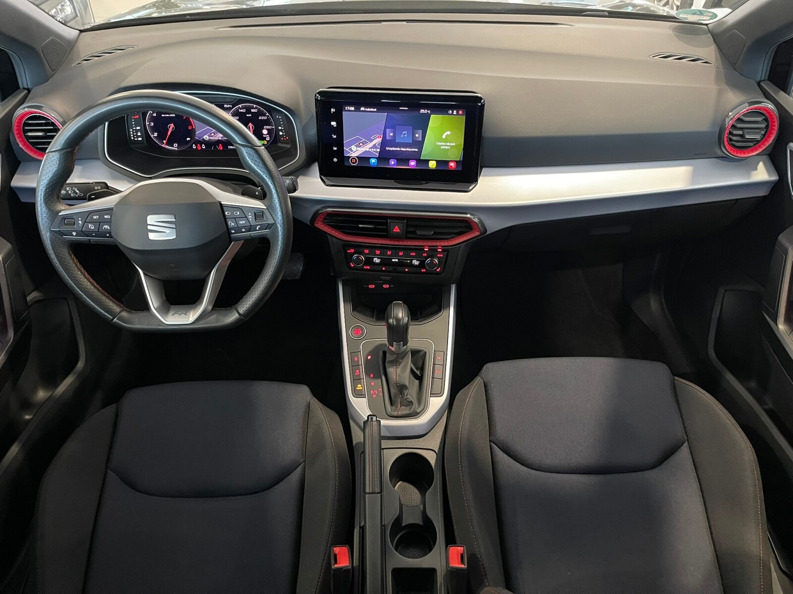 Seat Arona - zdjęcie 12