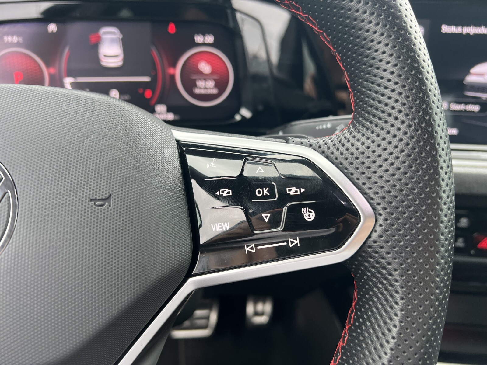 Volkswagen Golf - zdjęcie 16