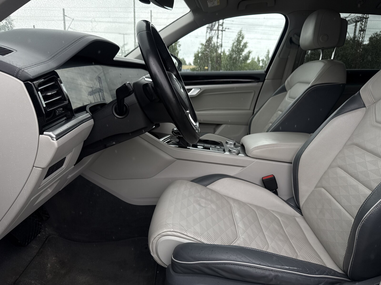 Volkswagen Touareg - zdjęcie 10