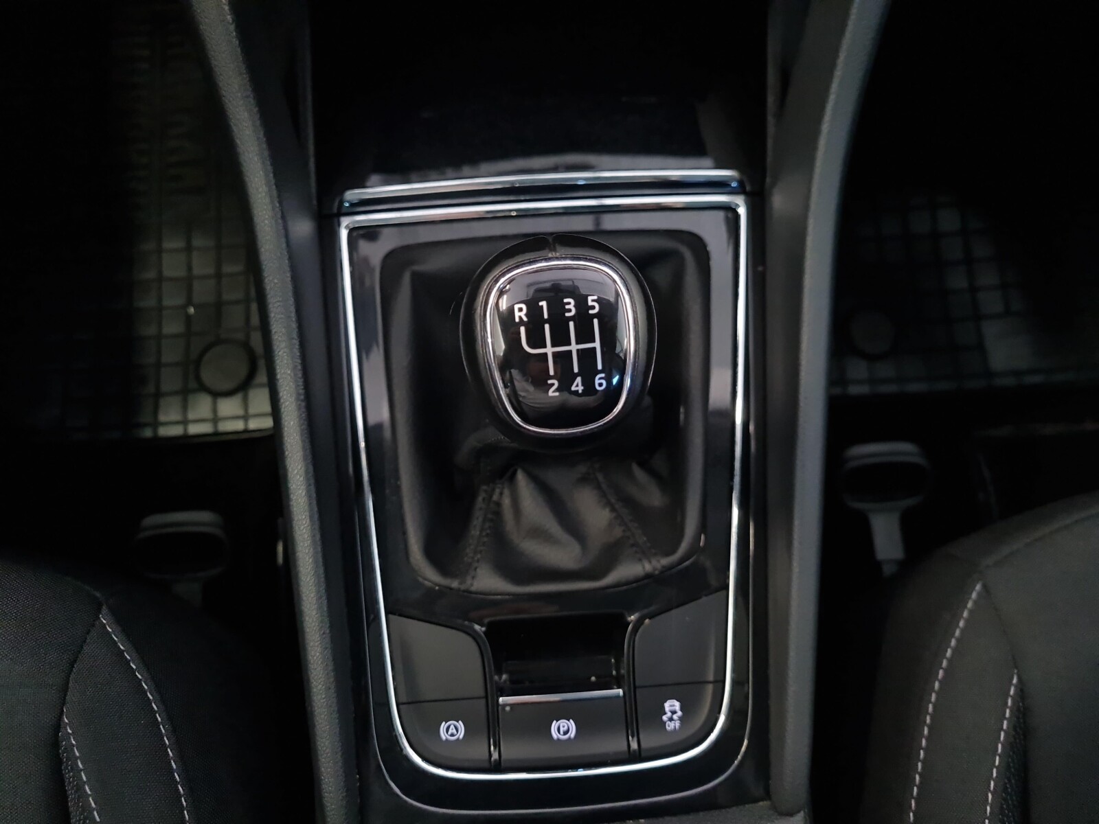 Škoda Karoq - zdjęcie 20