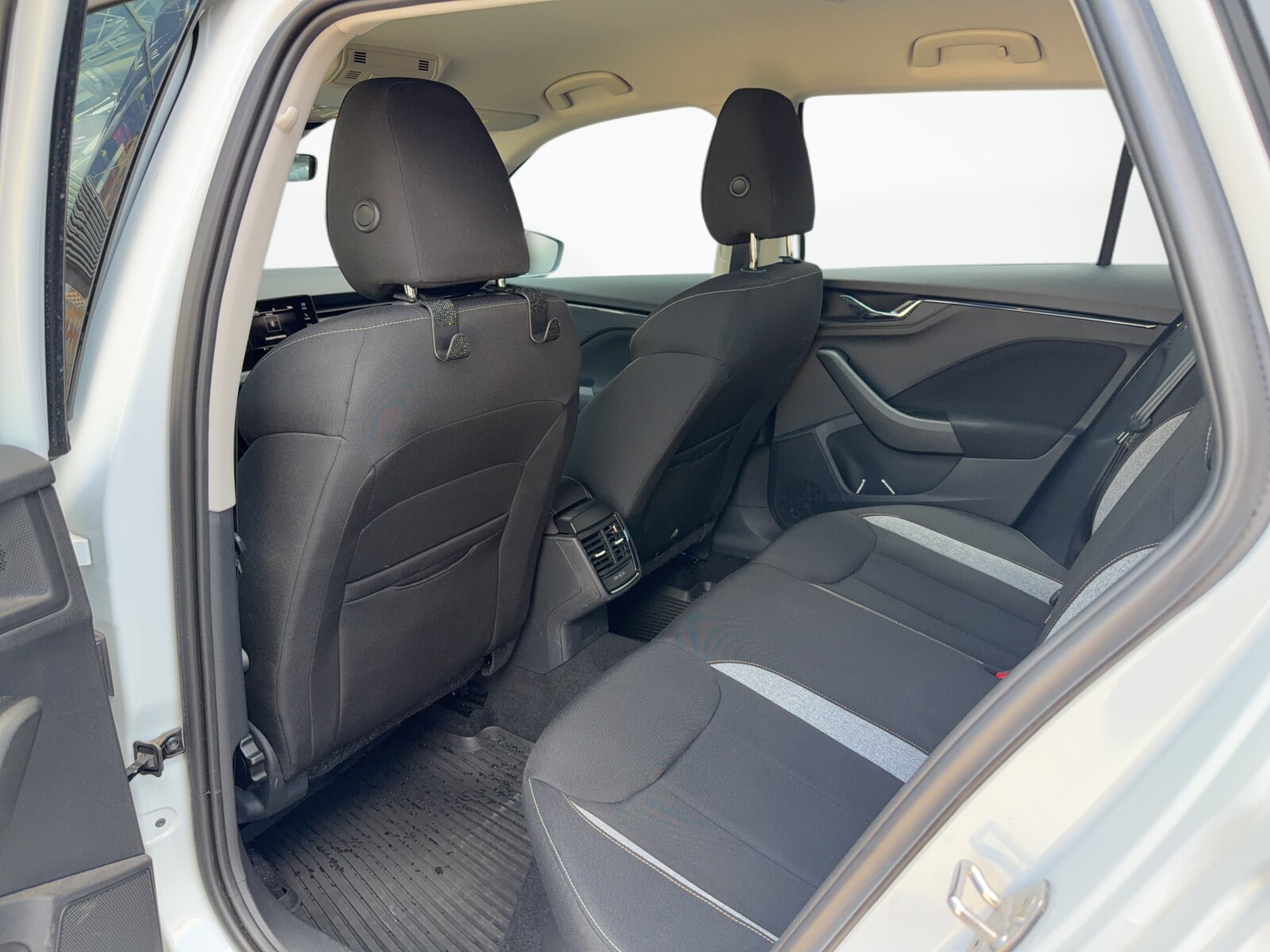 Škoda Kamiq - zdjęcie 34