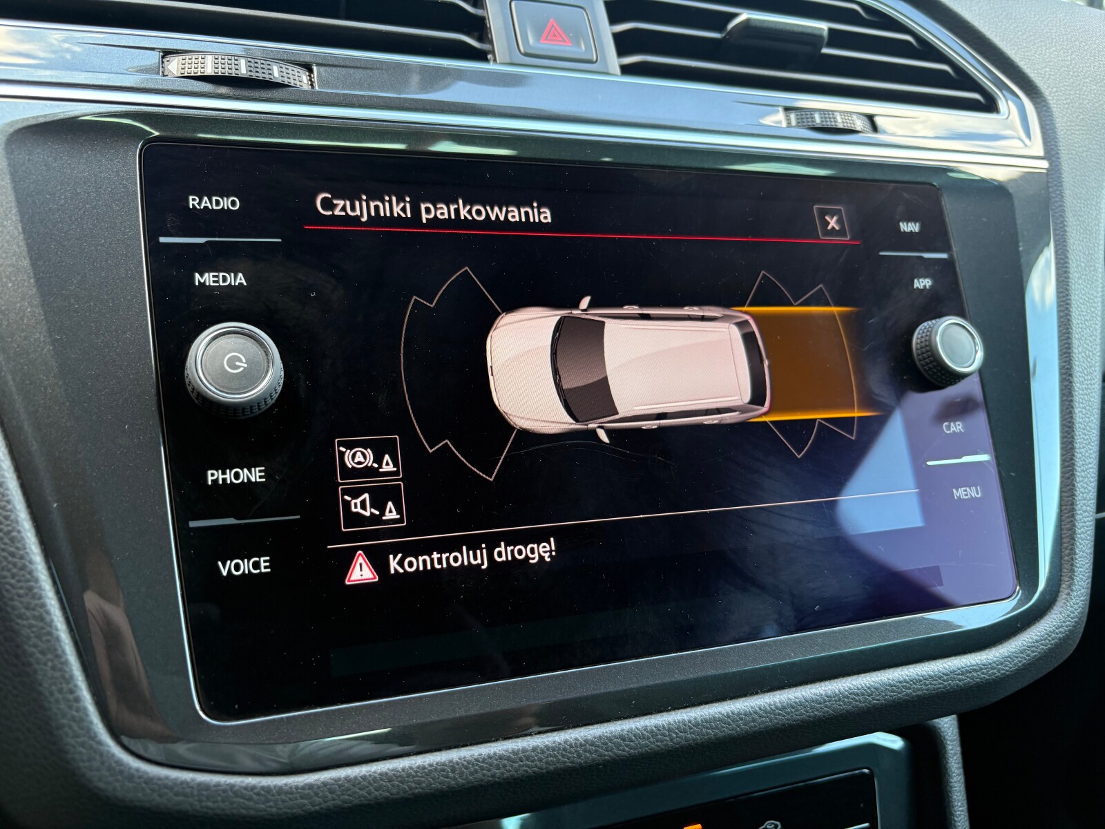 Volkswagen Tiguan - zdjęcie 33