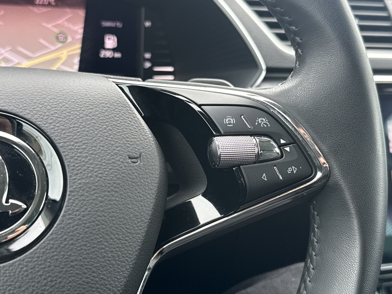Škoda Superb - zdjęcie 25