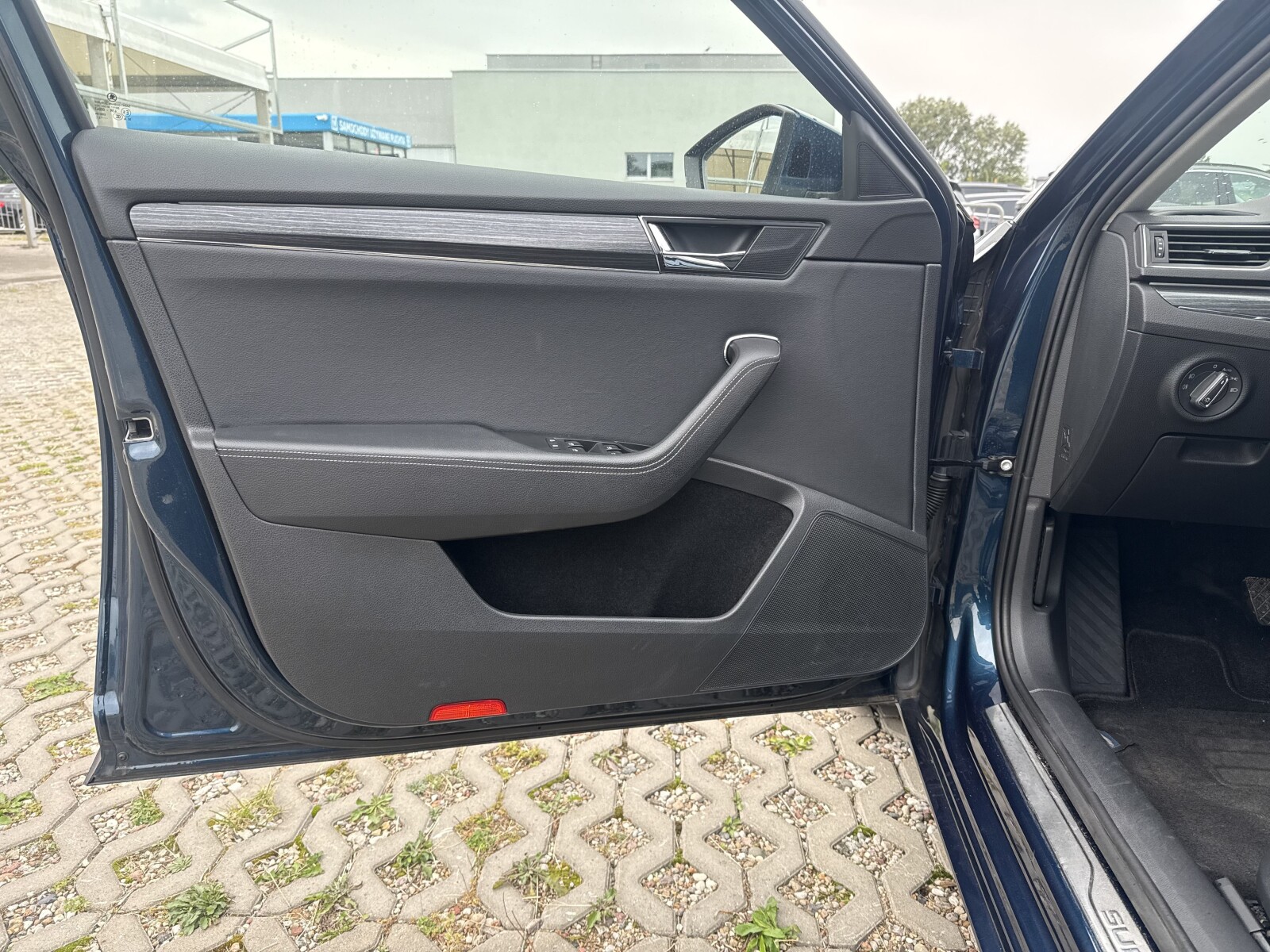 Škoda Superb - zdjęcie 10