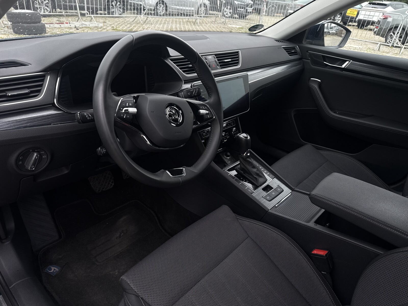 Škoda Superb - zdjęcie 9