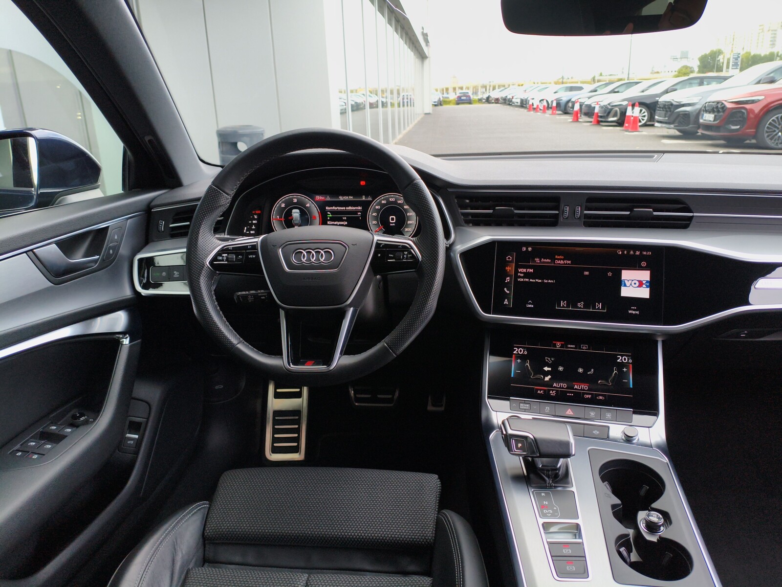 Audi A6 Avant - zdjęcie 16