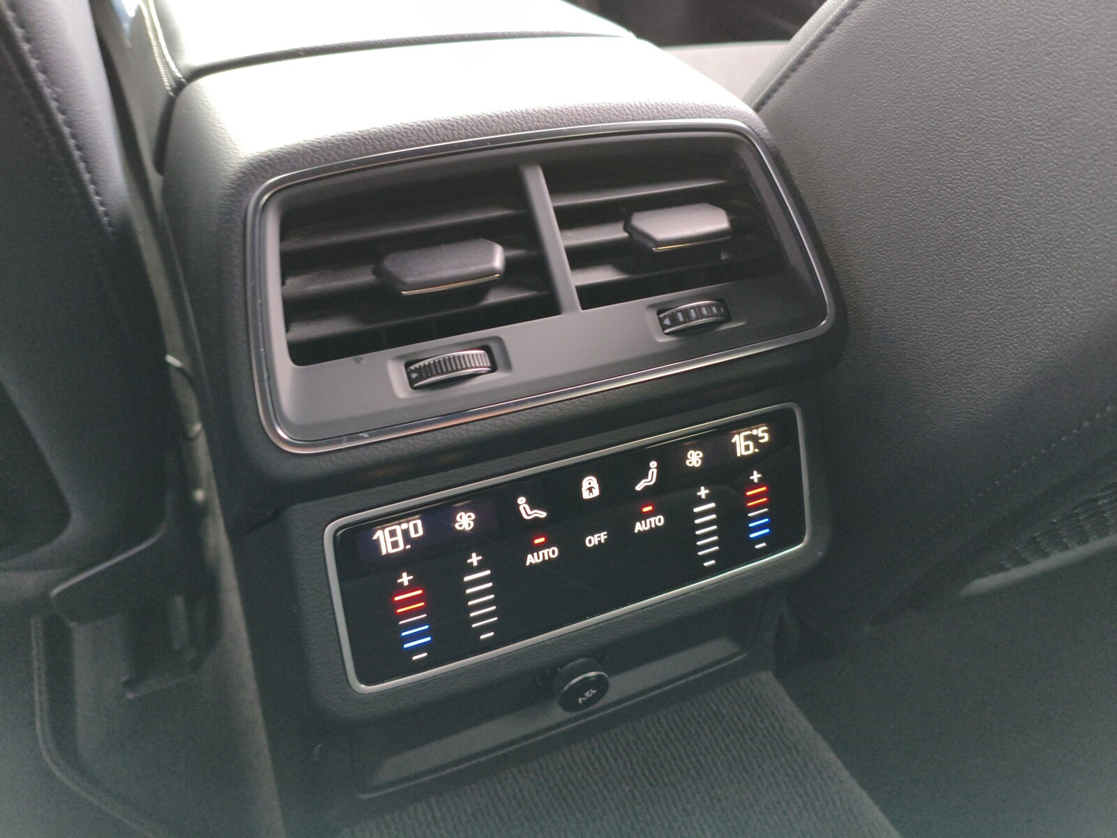 Audi A6 Avant - zdjęcie 22