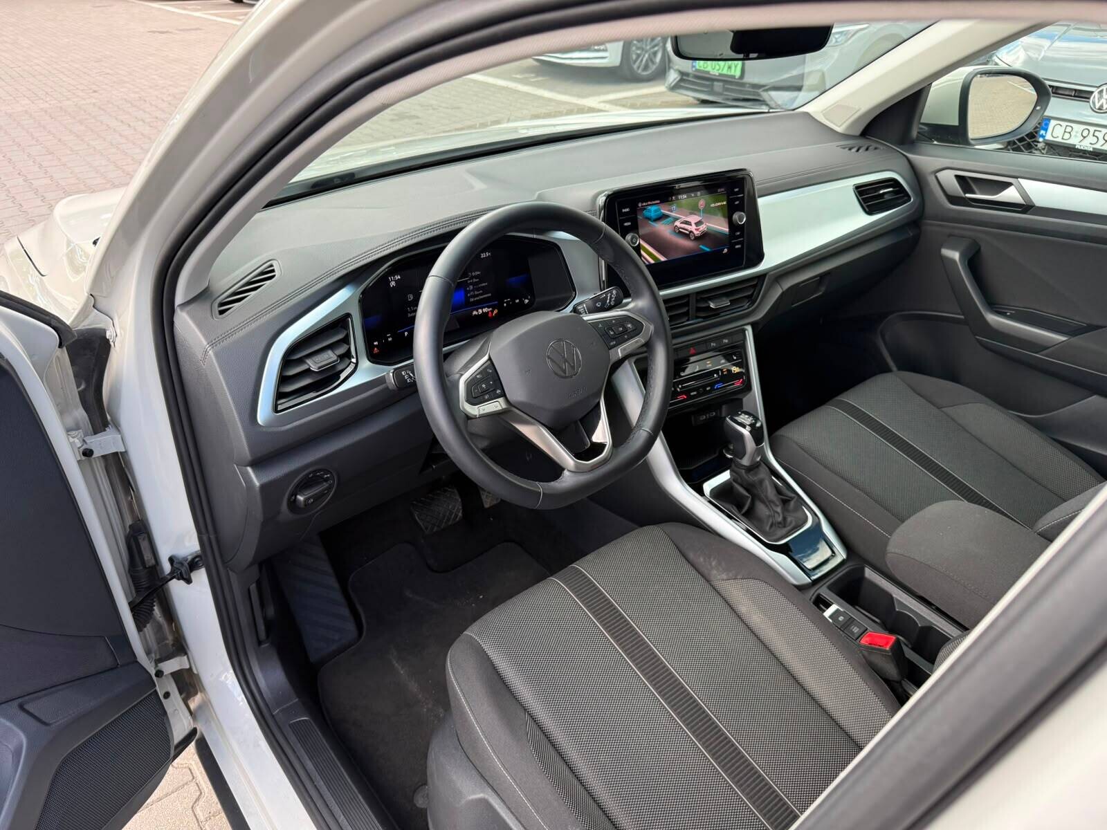 Volkswagen T-Roc - zdjęcie 9