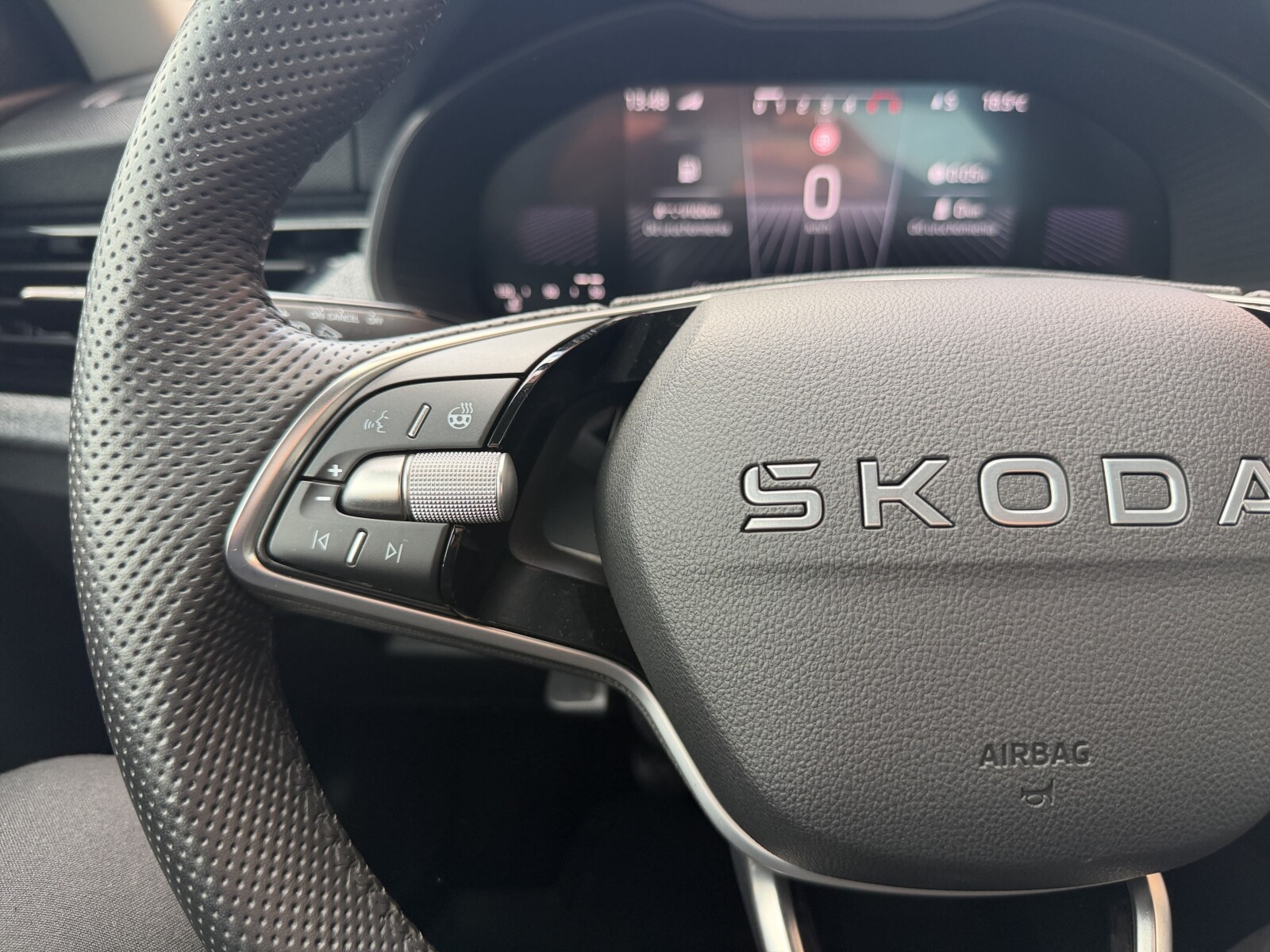 Škoda Kamiq - zdjęcie 16