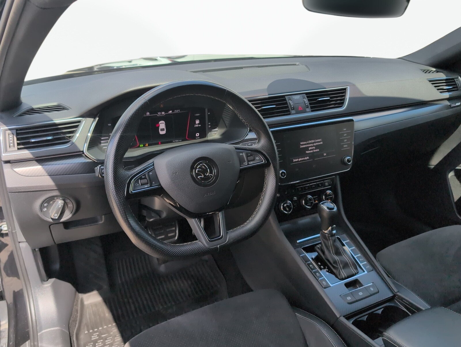 Škoda Superb - zdjęcie 19