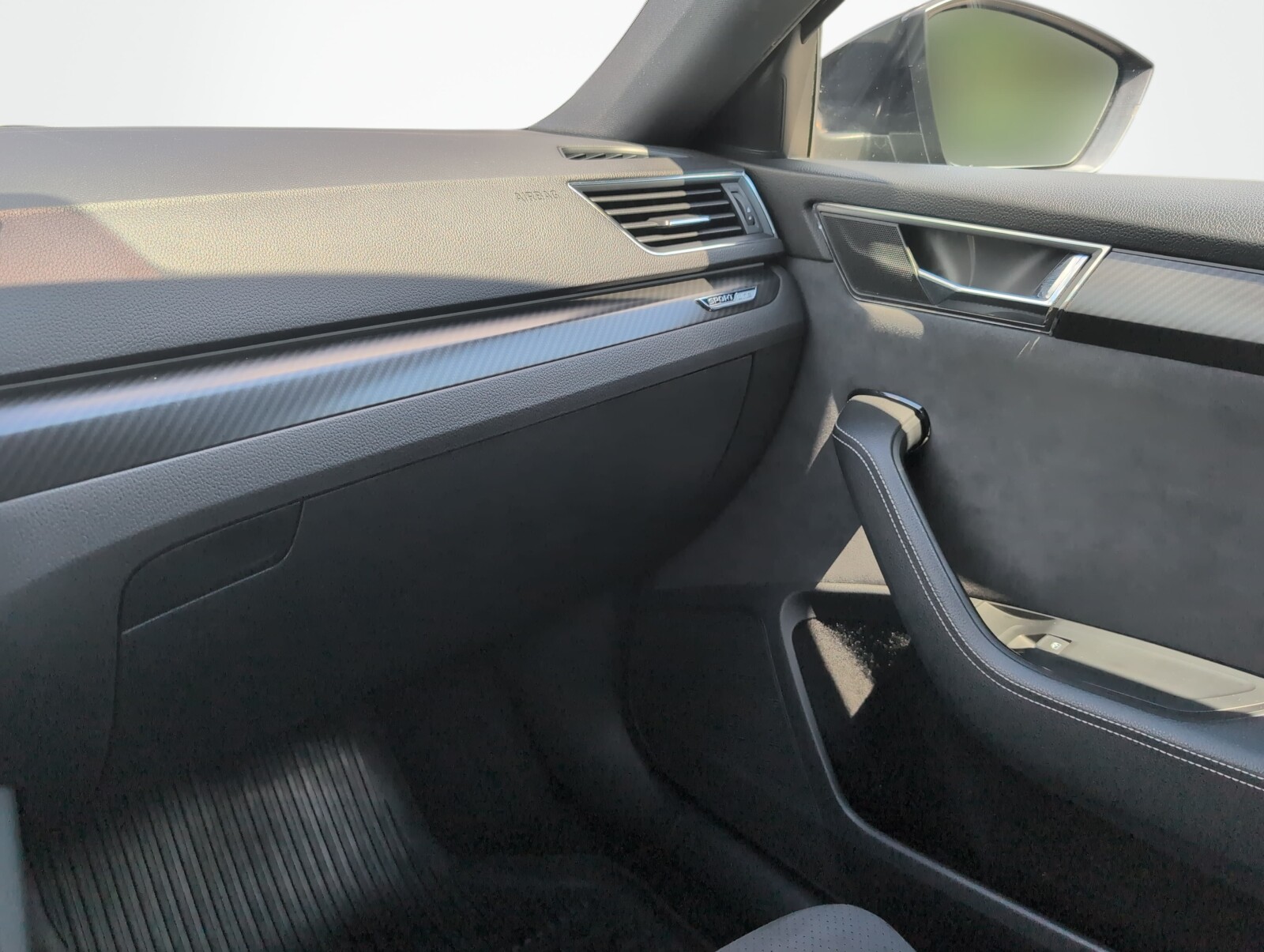 Škoda Superb - zdjęcie 39