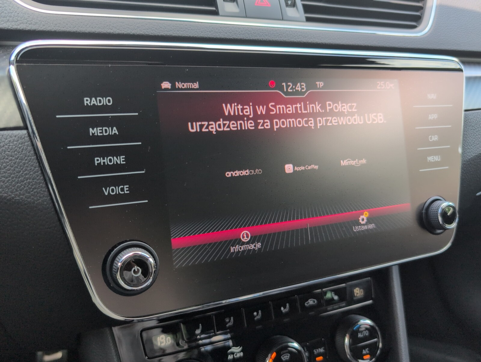 Škoda Superb - zdjęcie 28