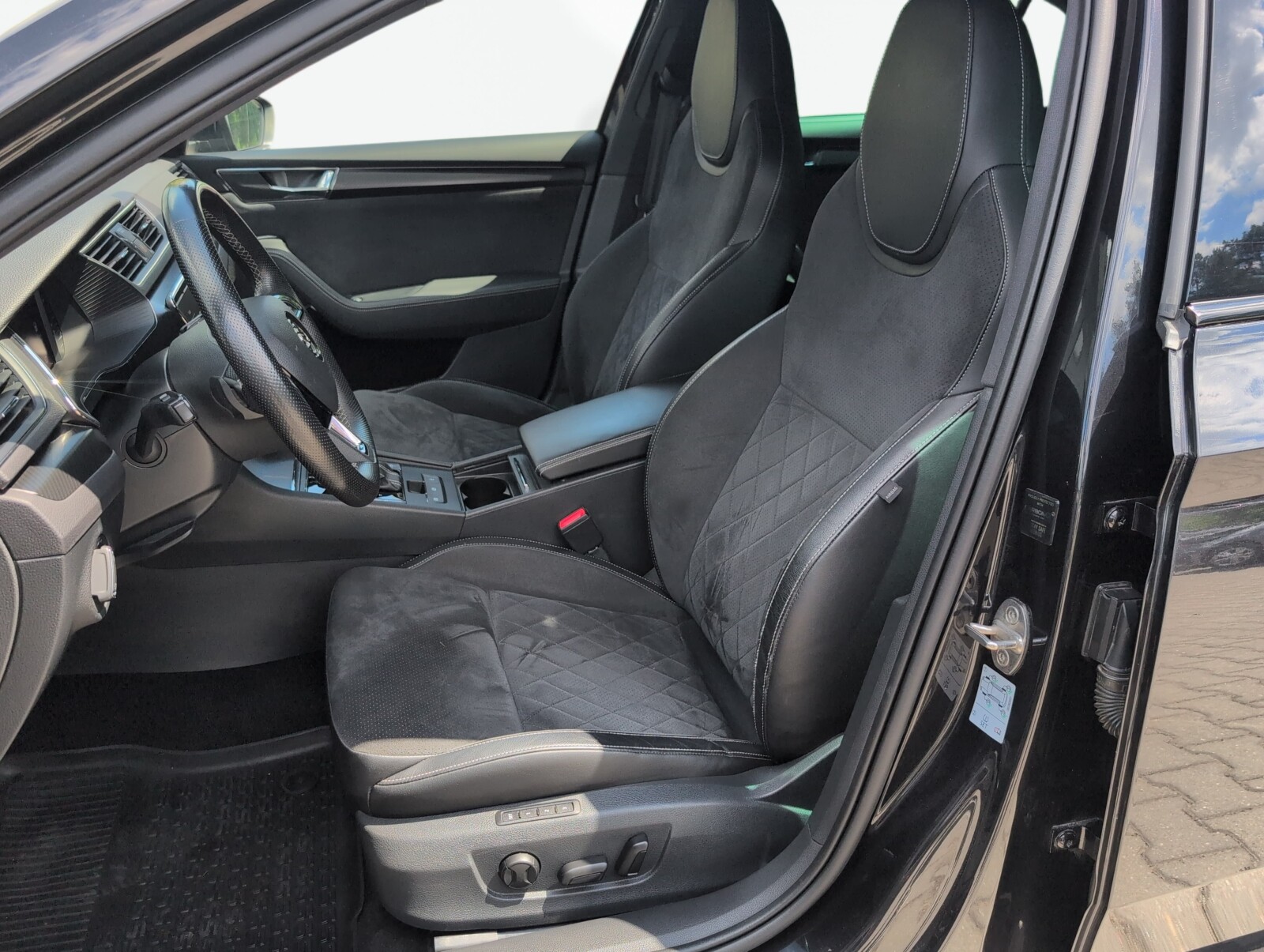 Škoda Superb - zdjęcie 18