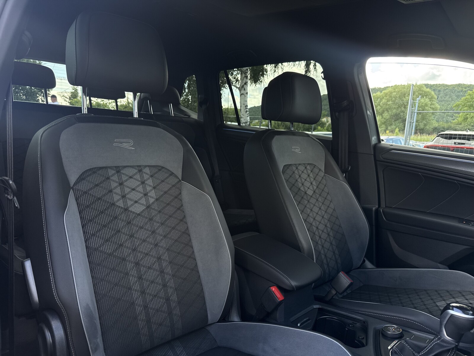 Volkswagen Tiguan Allspace - zdjęcie 14