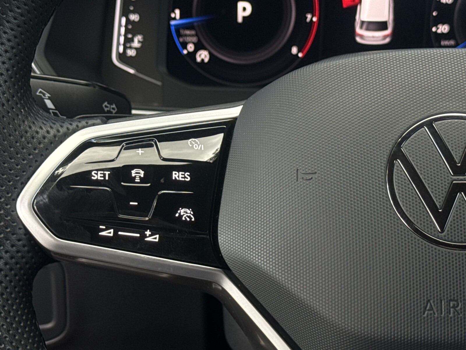 Volkswagen Tiguan Allspace - zdjęcie 16