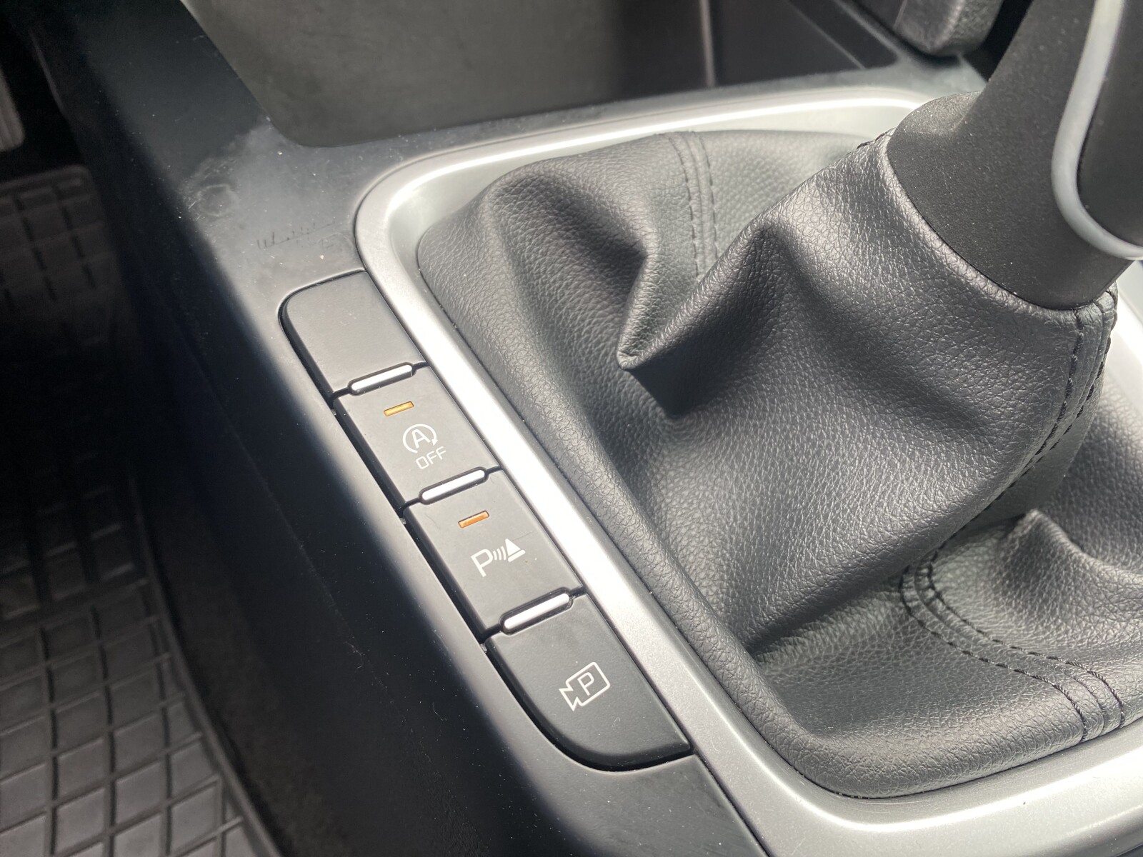 Kia Ceed - zdjęcie 22