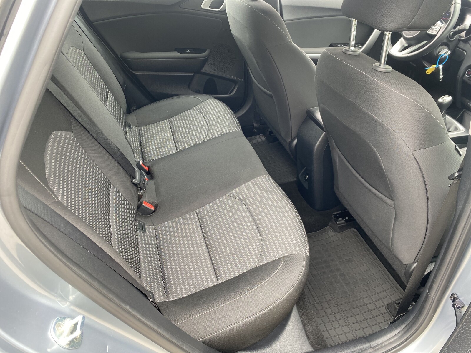 Kia Ceed - zdjęcie 13